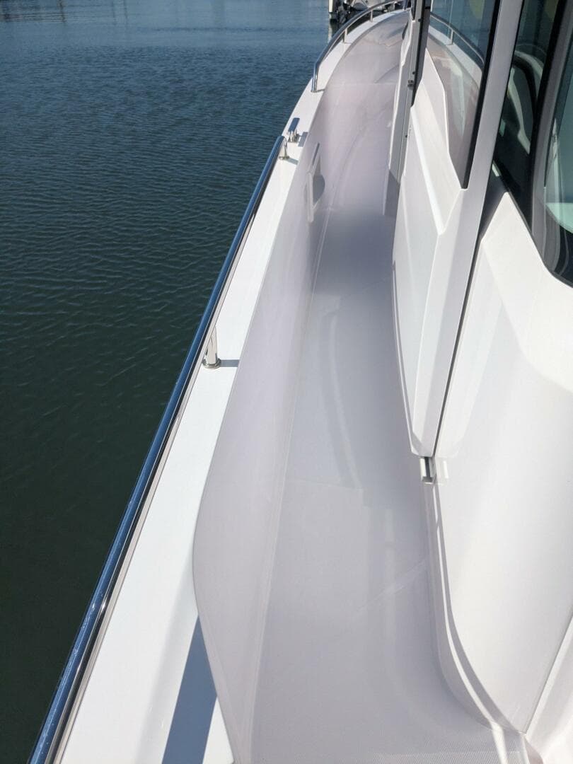 2024 Axopar 37 Cross Cabin With Bench Seat, V10s — photo 17