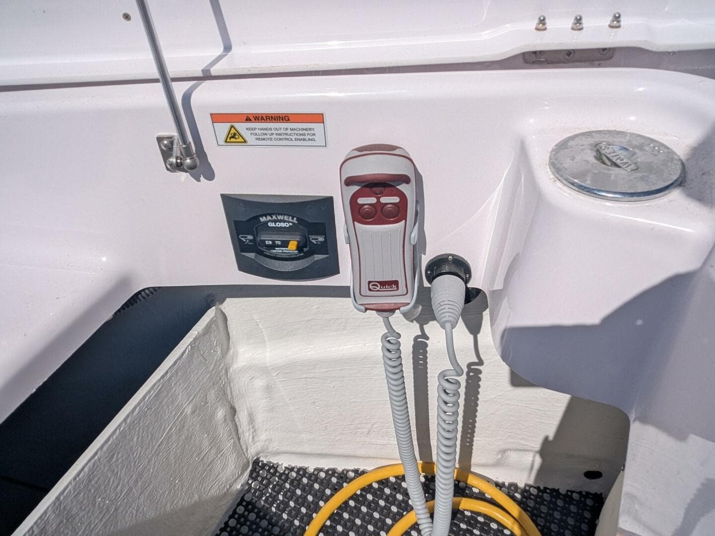 2024 Axopar 37 Cross Cabin With Bench Seat, V10s — photo 15