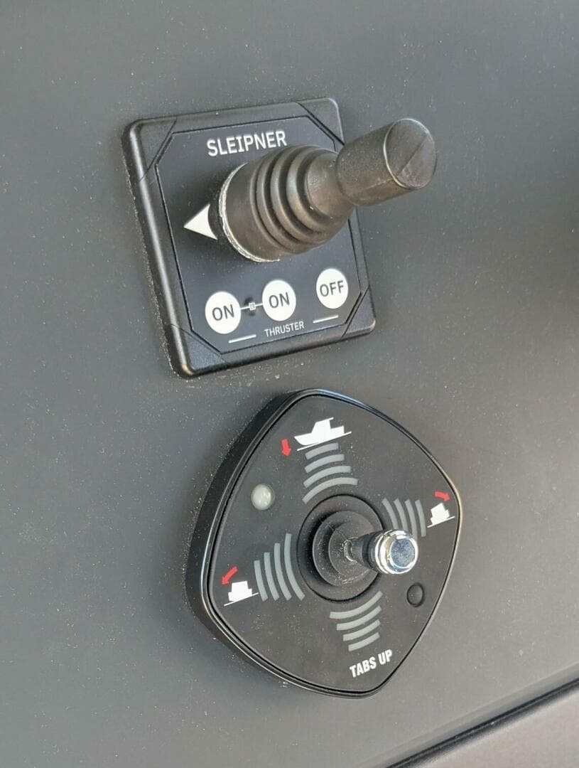 2024 Axopar 37 Cross Cabin With Bench Seat, V10s — photo 35