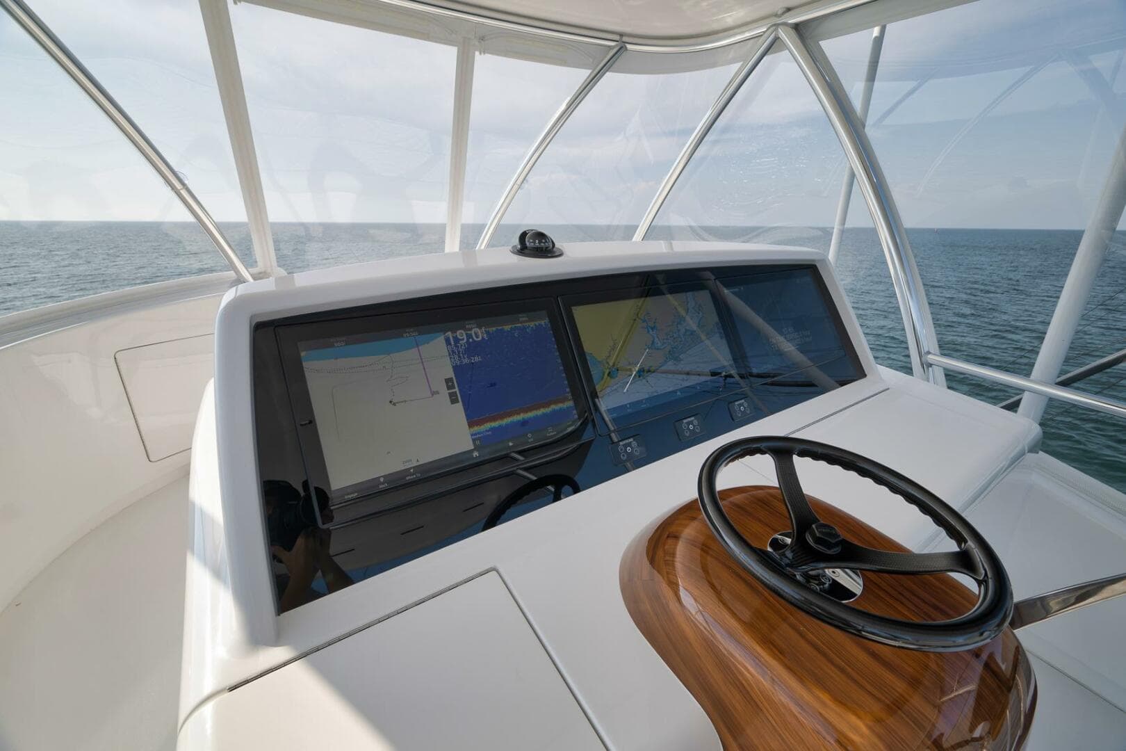 2025 Viking 90 Convertible — photo 95