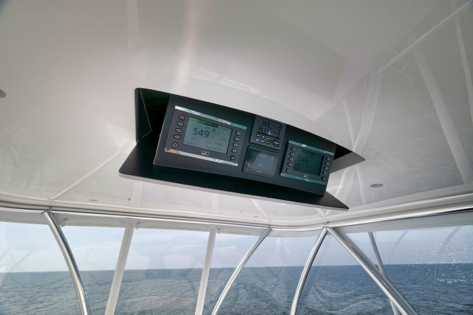 2025 Viking 90 Convertible — photo 98