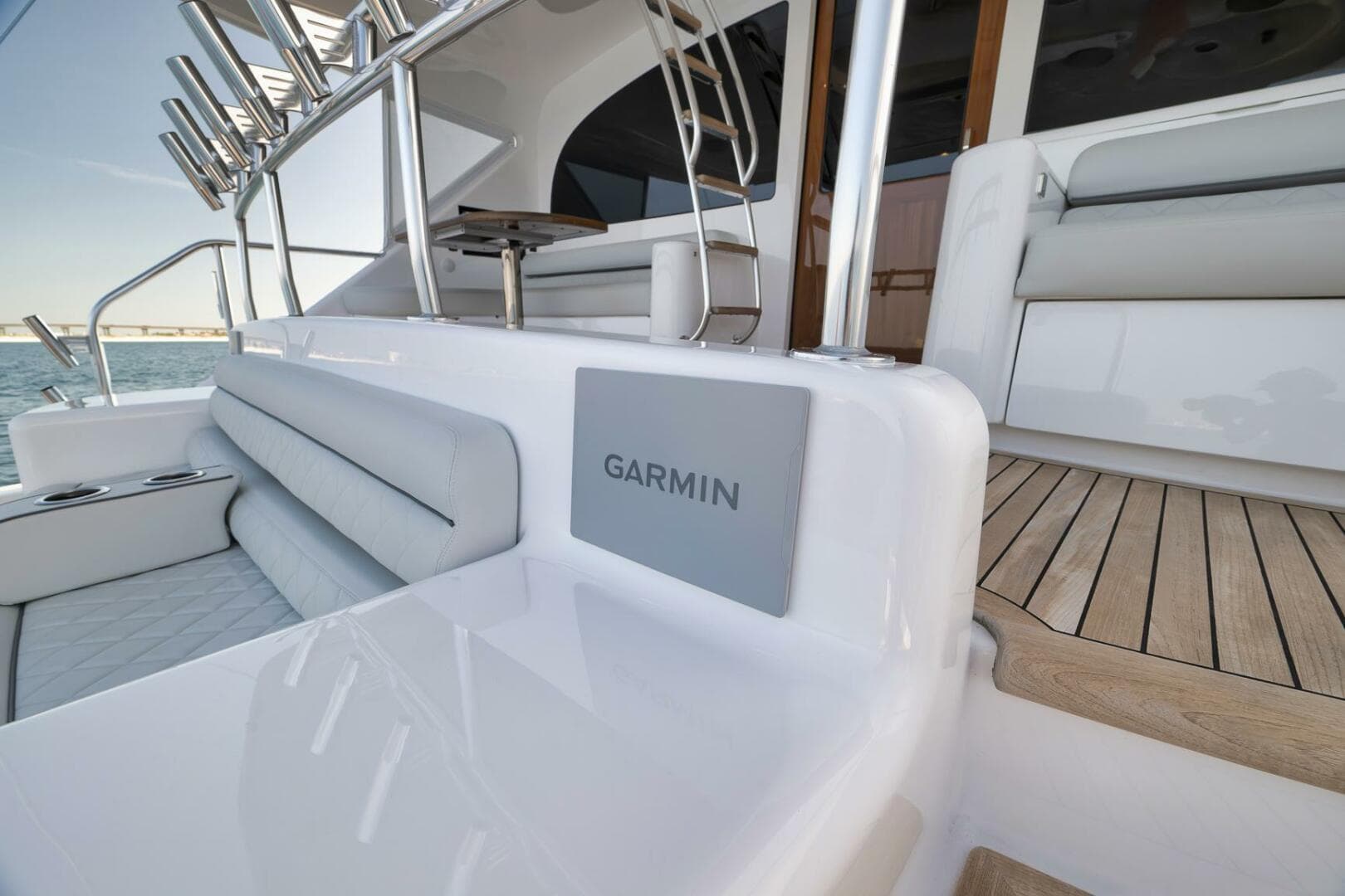 2025 Viking 90 Convertible — photo 115