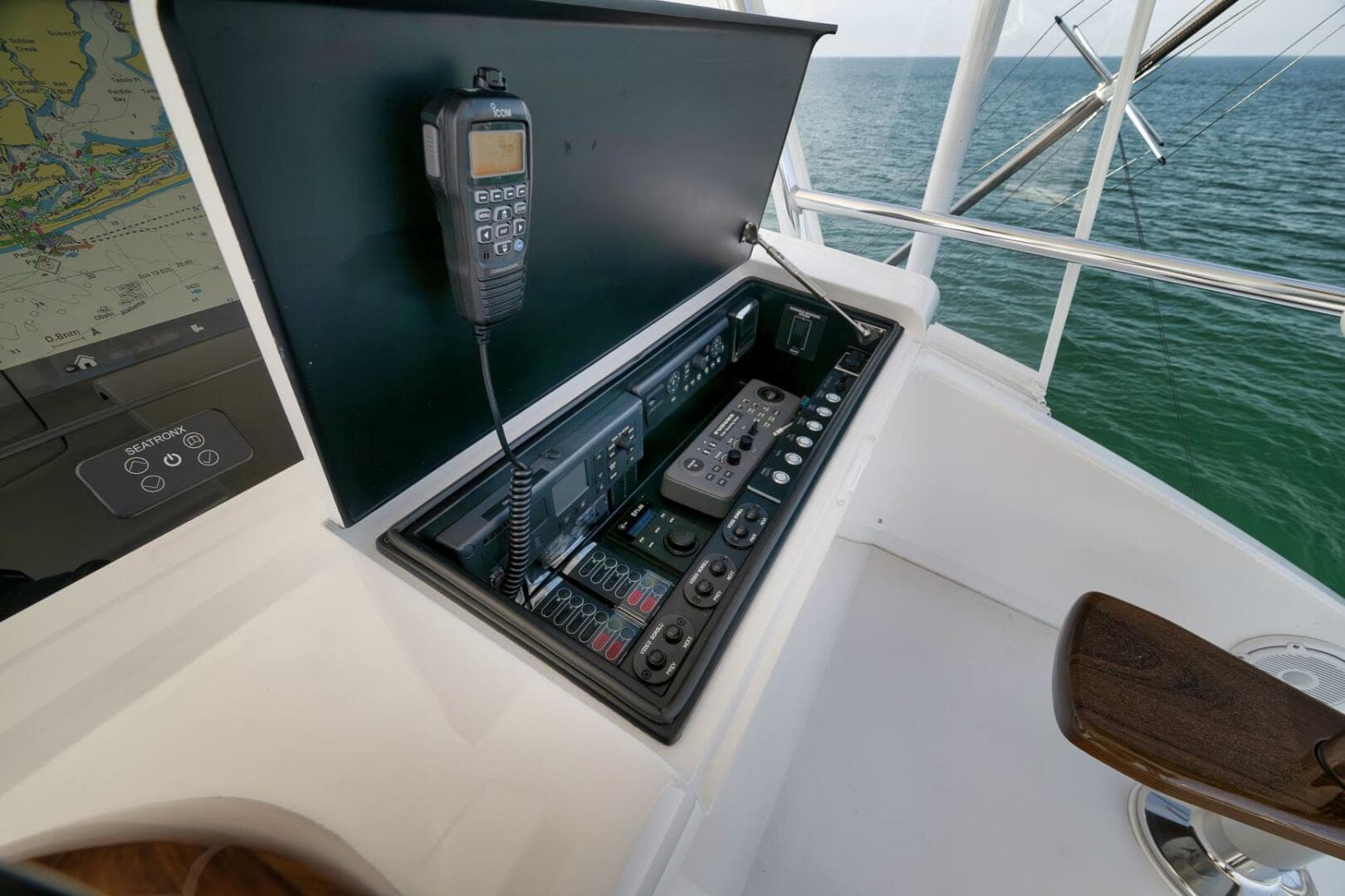 2025 Viking 90 Convertible — photo 94