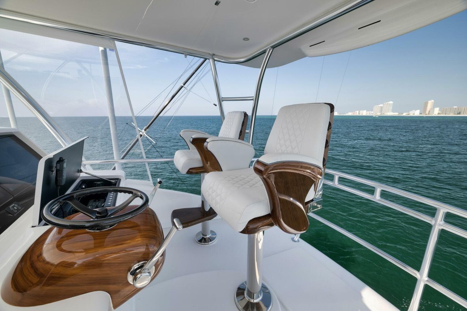 2025 Viking 90 Convertible — photo 89