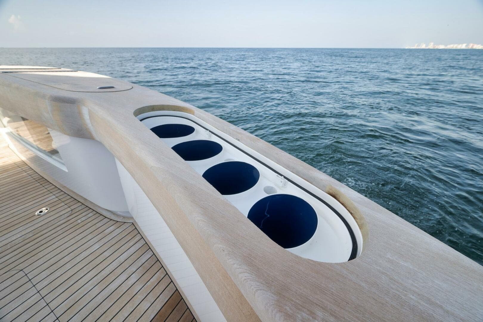 2025 Viking 90 Convertible — photo 124