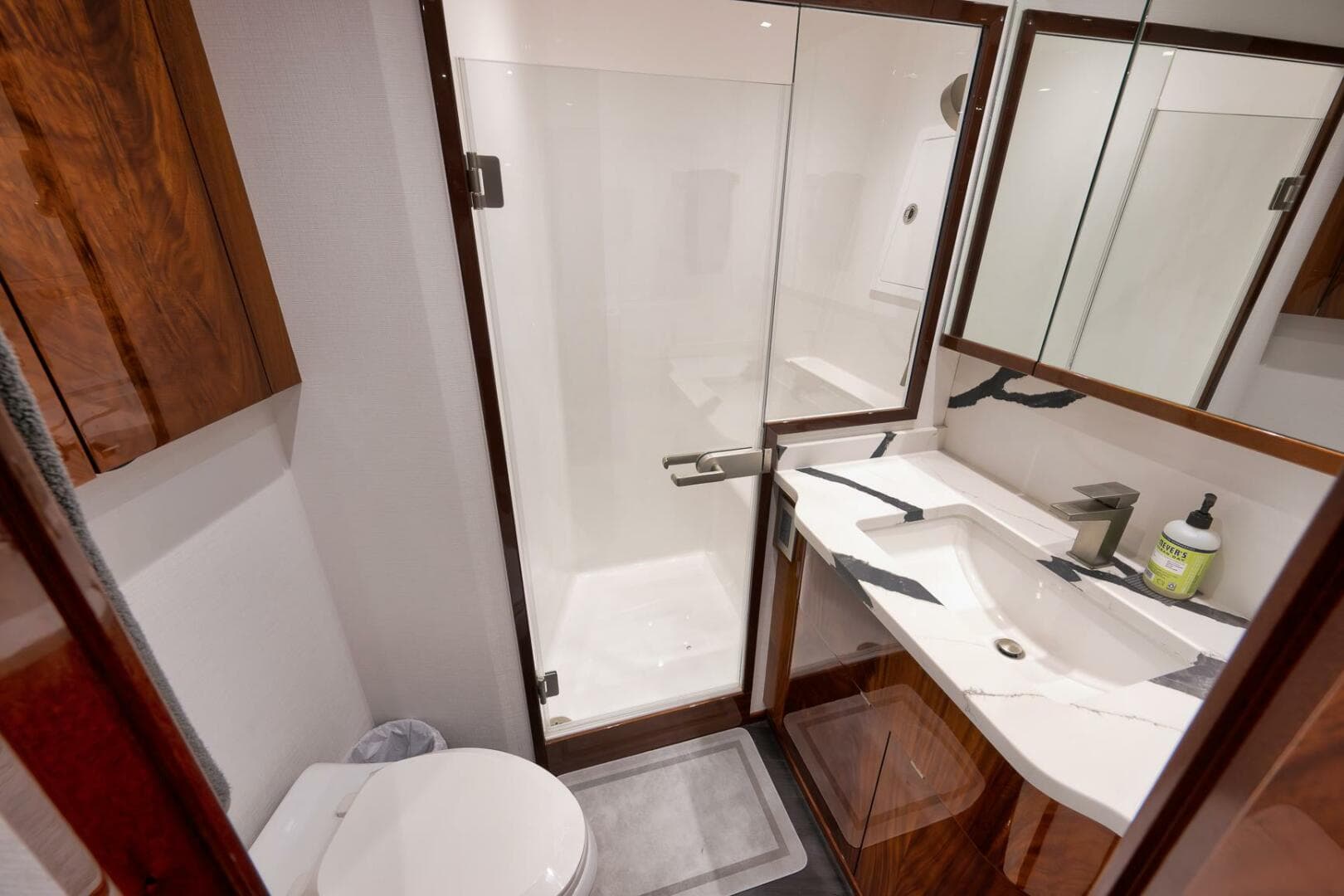 2025 Viking 90 Convertible — photo 48