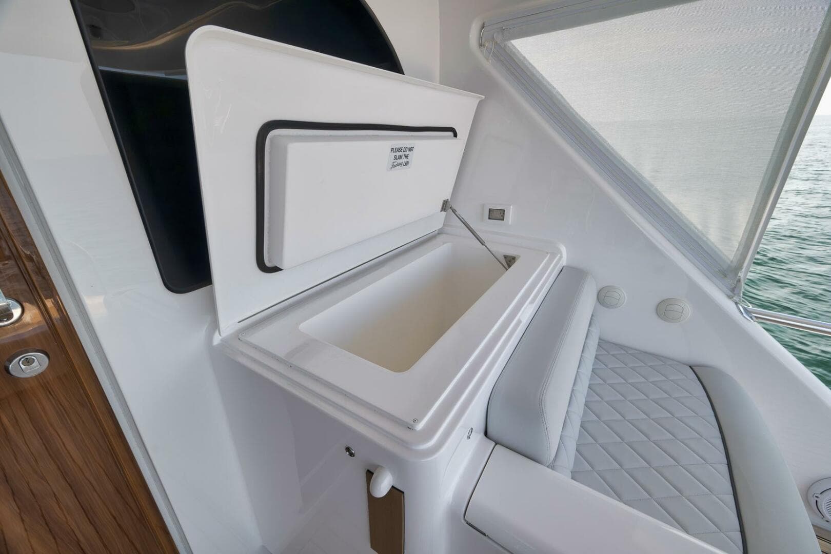 2025 Viking 90 Convertible — photo 104