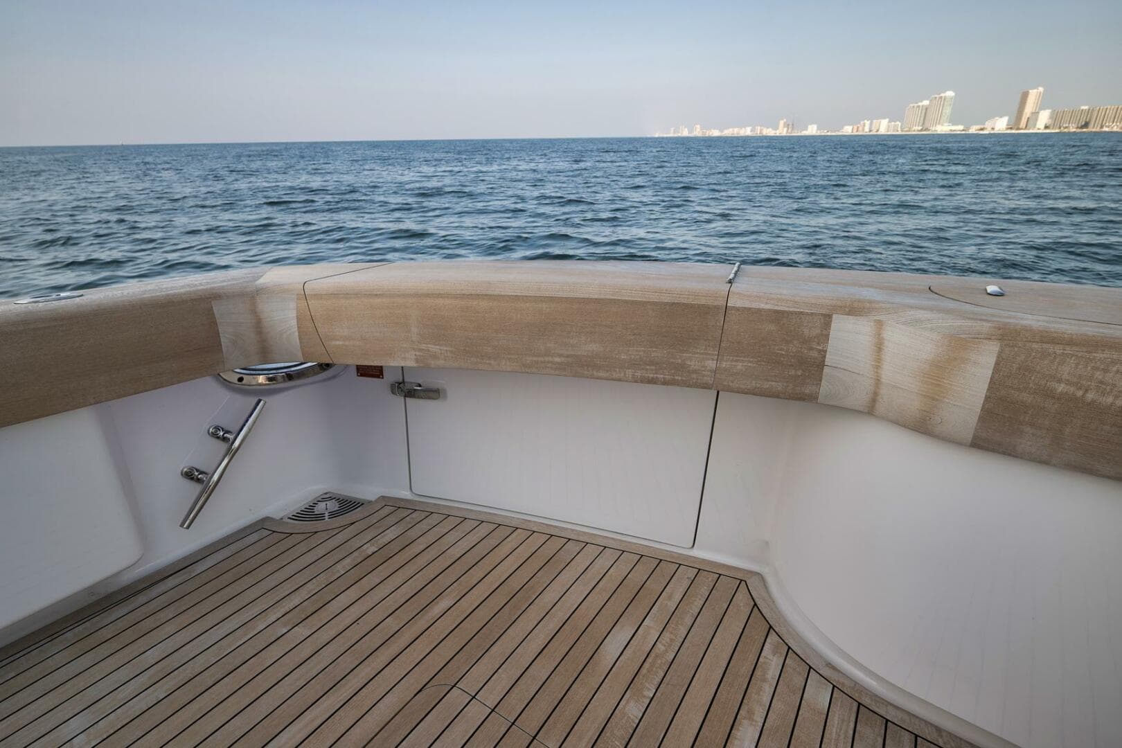 2025 Viking 90 Convertible — photo 128