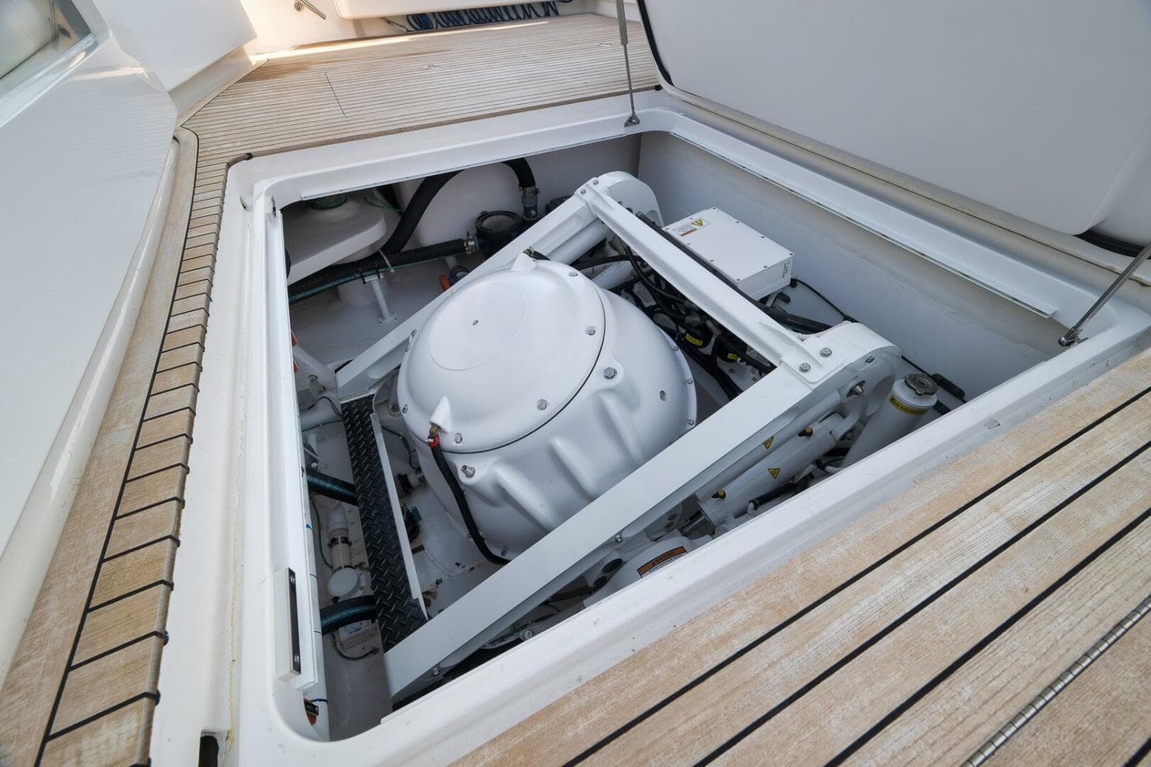 2025 Viking 90 Convertible — photo 113