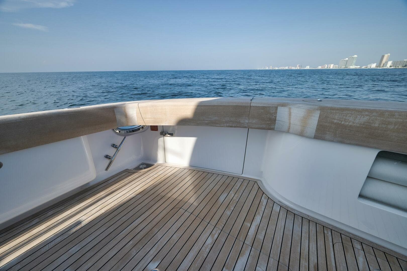 2025 Viking 90 Convertible — photo 127