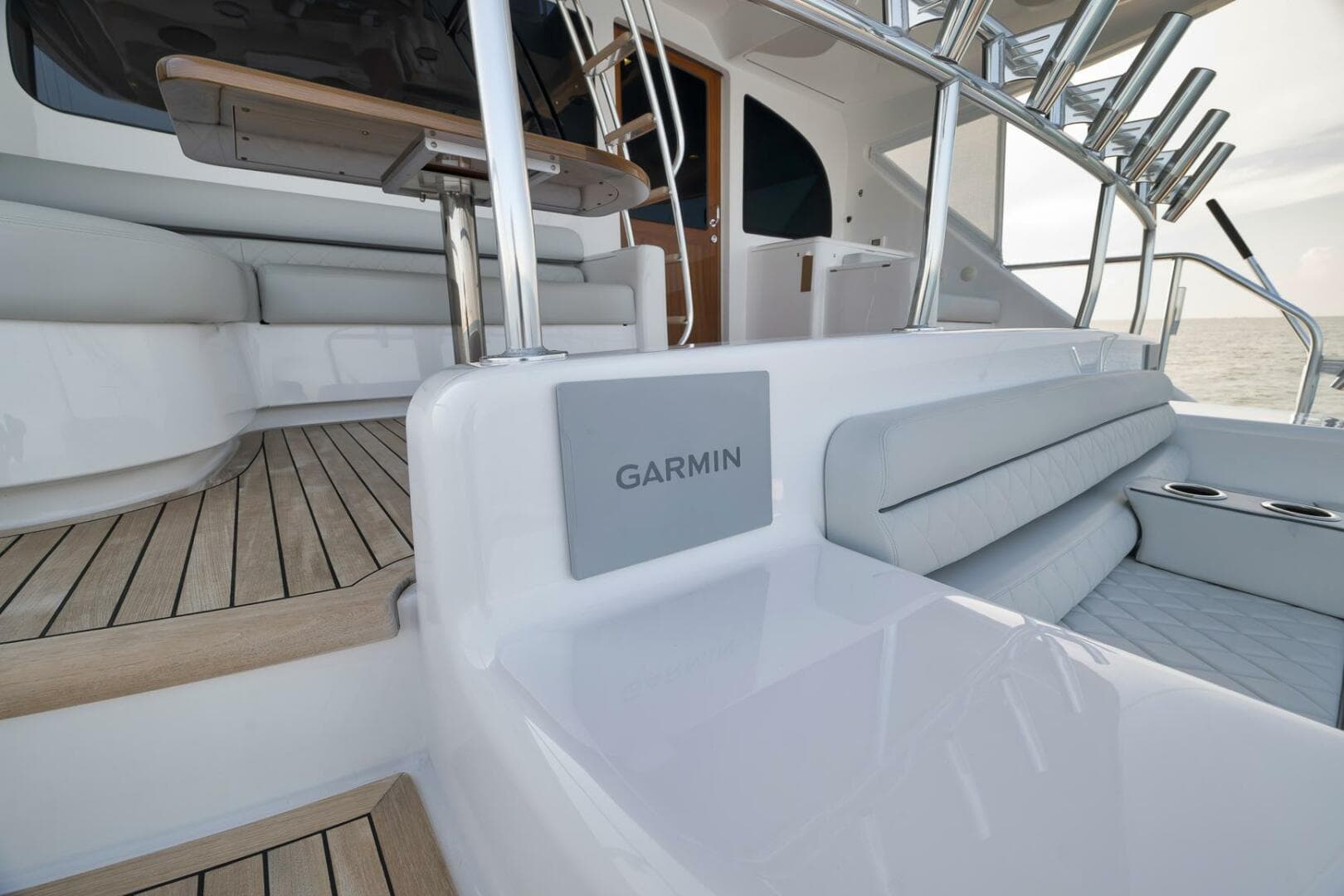 2025 Viking 90 Convertible — photo 116