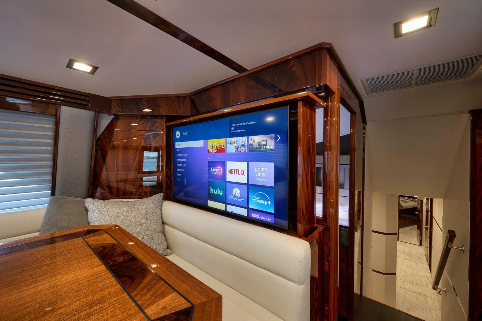 2025 Viking 90 Convertible — photo 22