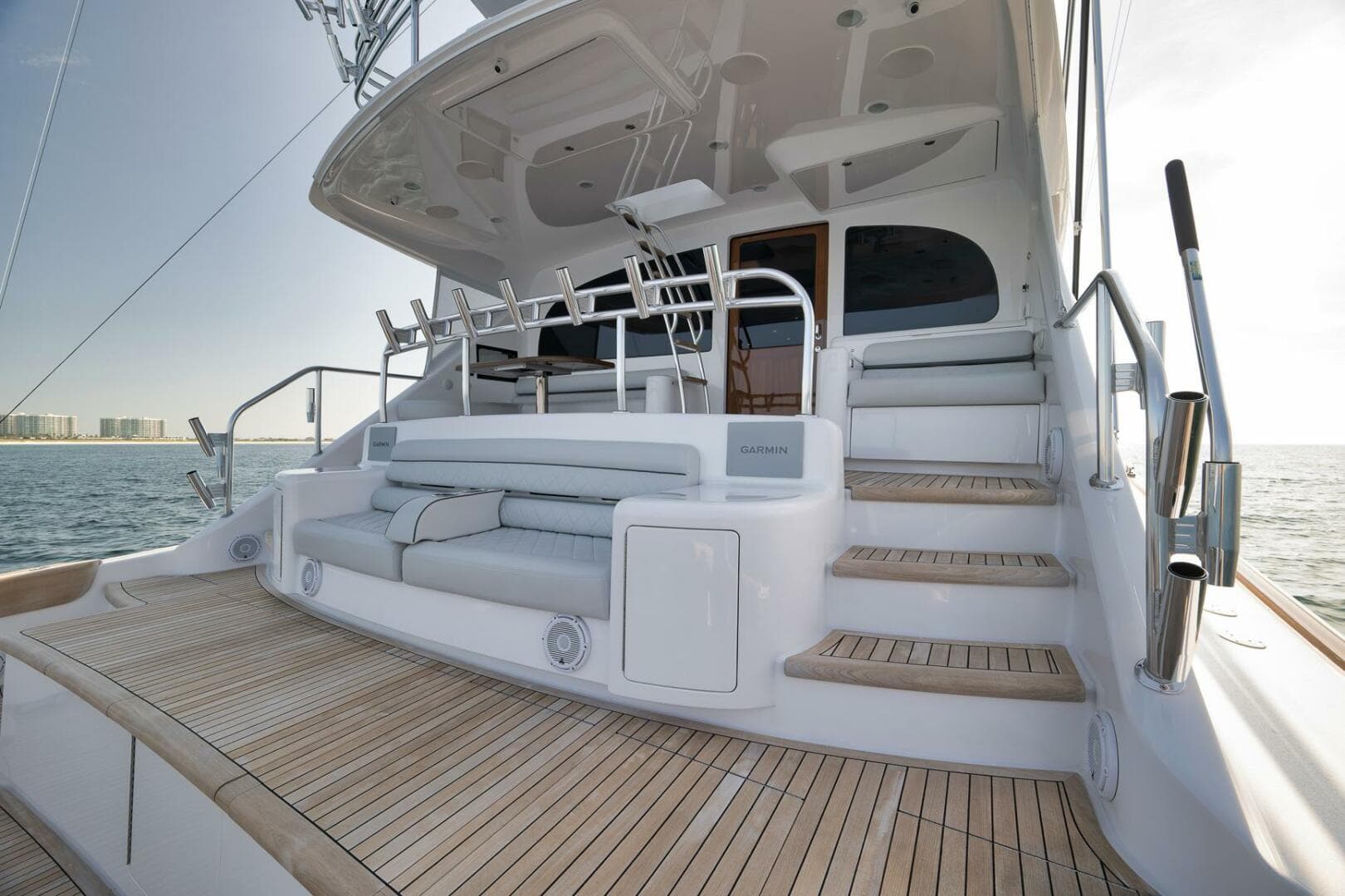 2025 Viking 90 Convertible — photo 130