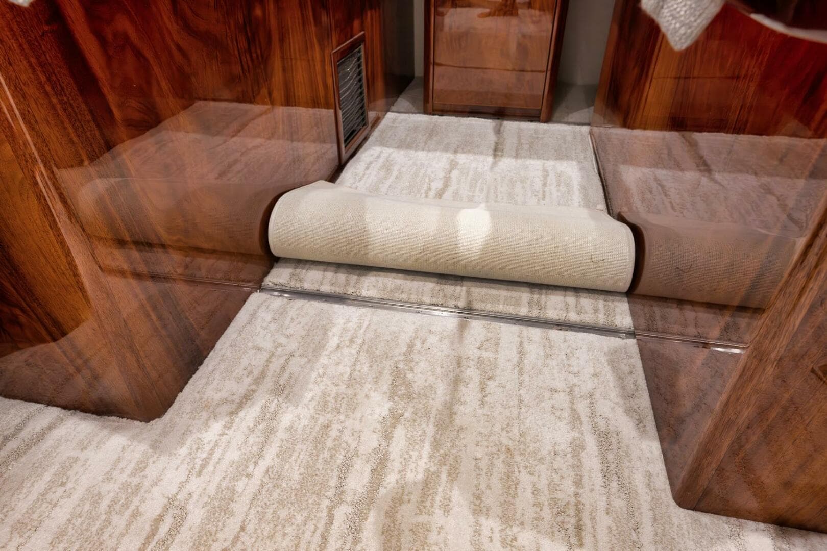 2025 Viking 90 Convertible — photo 47