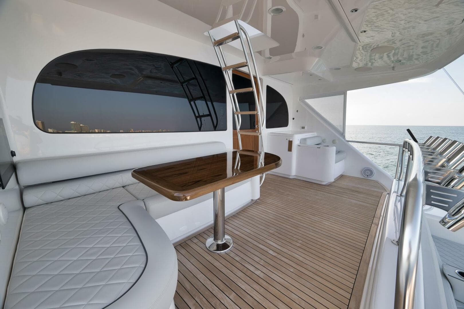 2025 Viking 90 Convertible — photo 132