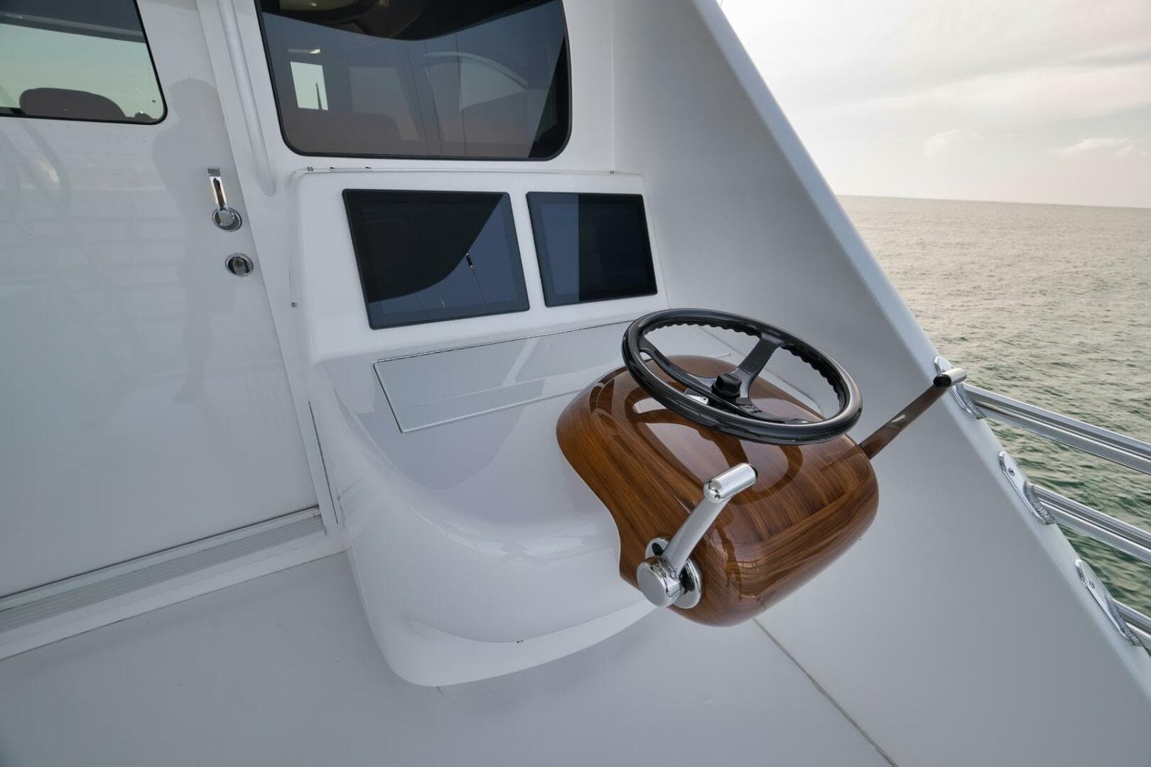 2025 Viking 90 Convertible — photo 76