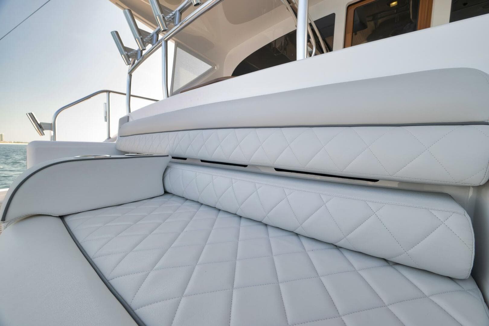2025 Viking 90 Convertible — photo 129