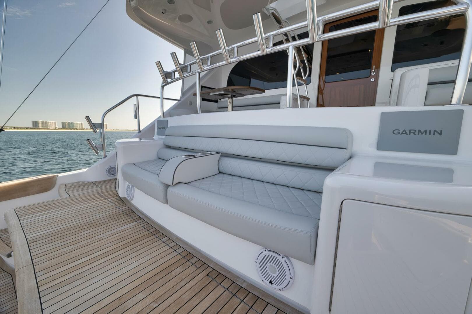 2025 Viking 90 Convertible — photo 131