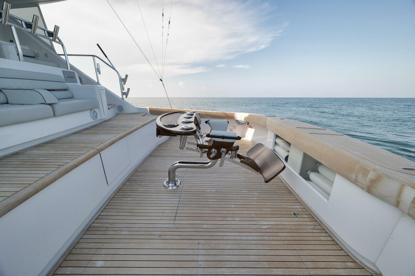 2025 Viking 90 Convertible — photo 120