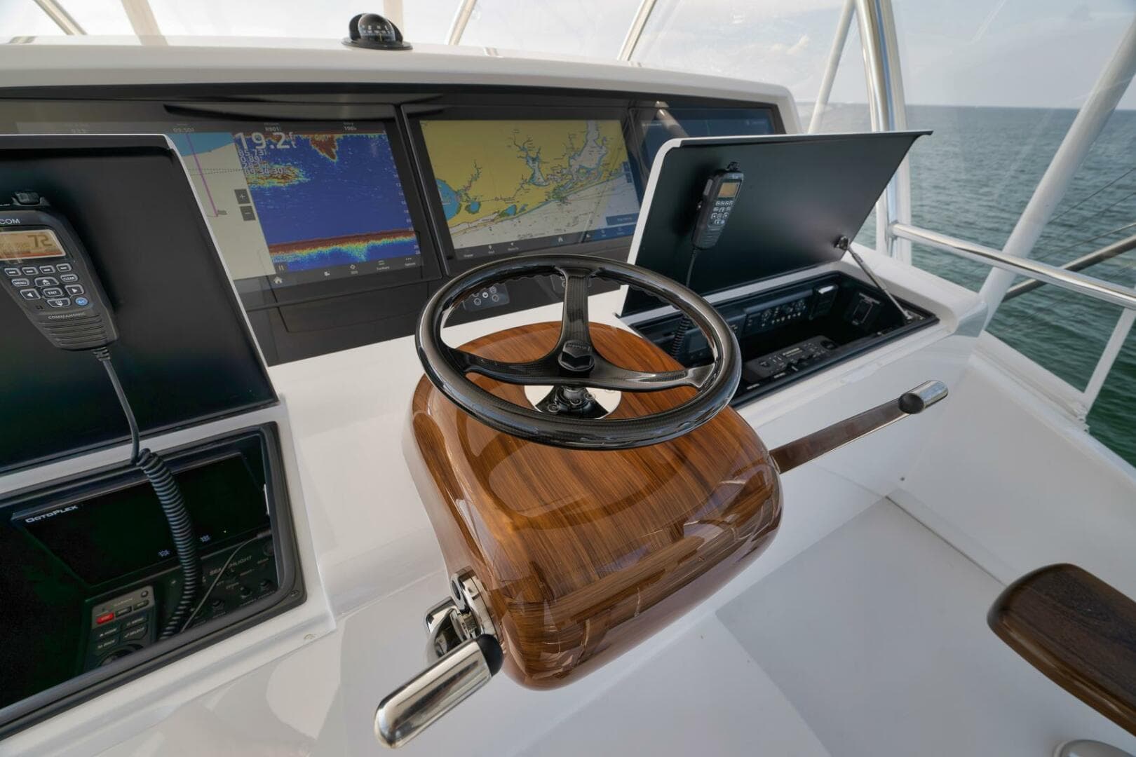 2025 Viking 90 Convertible — photo 88