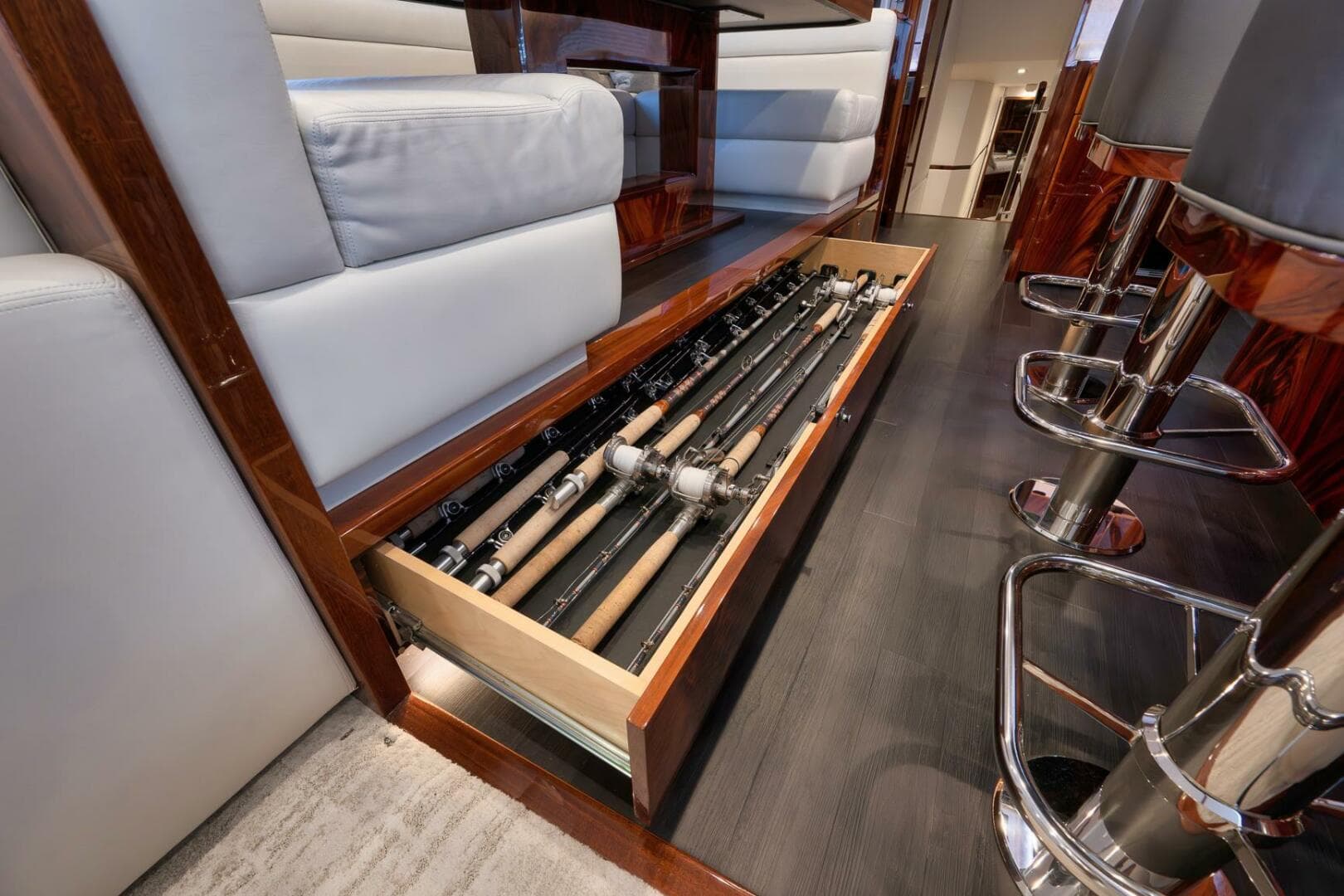 2025 Viking 90 Convertible — photo 24