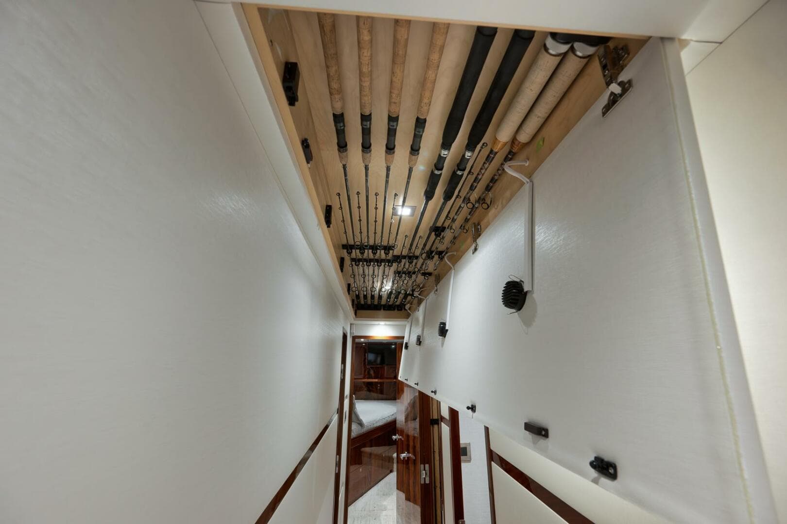 2025 Viking 90 Convertible — photo 26