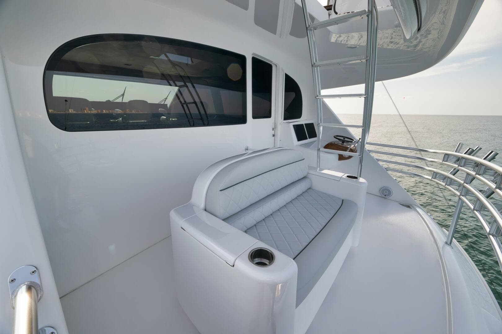 2025 Viking 90 Convertible — photo 80