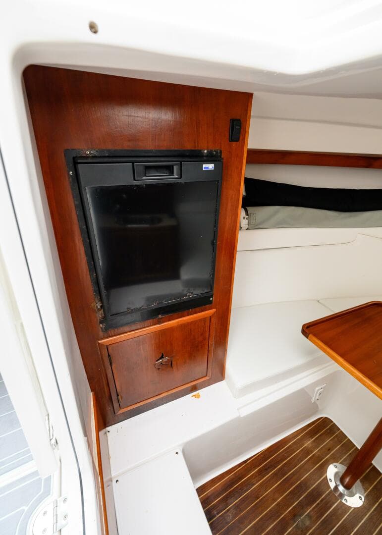 2008 Venture 39 Cuddy — photo 29