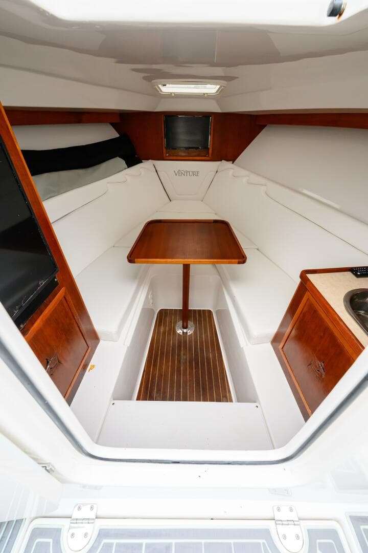 2008 Venture 39 Cuddy — photo 27