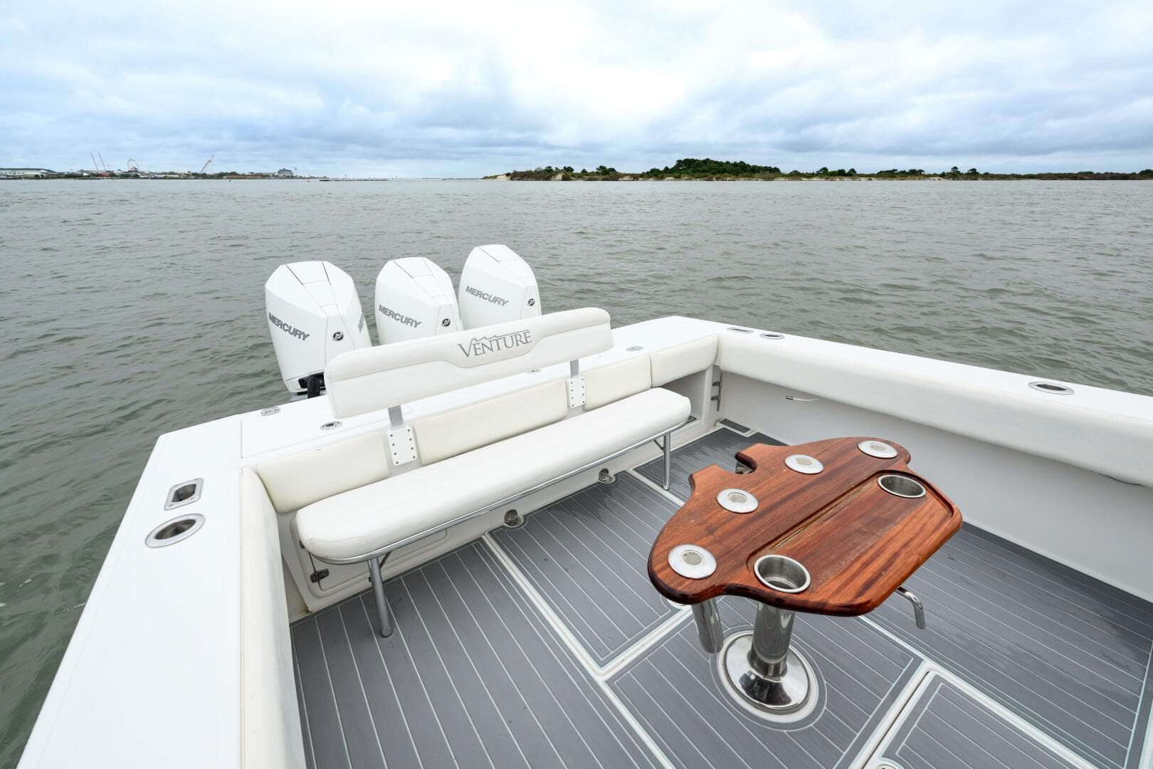 2008 Venture 39 Cuddy — photo 15