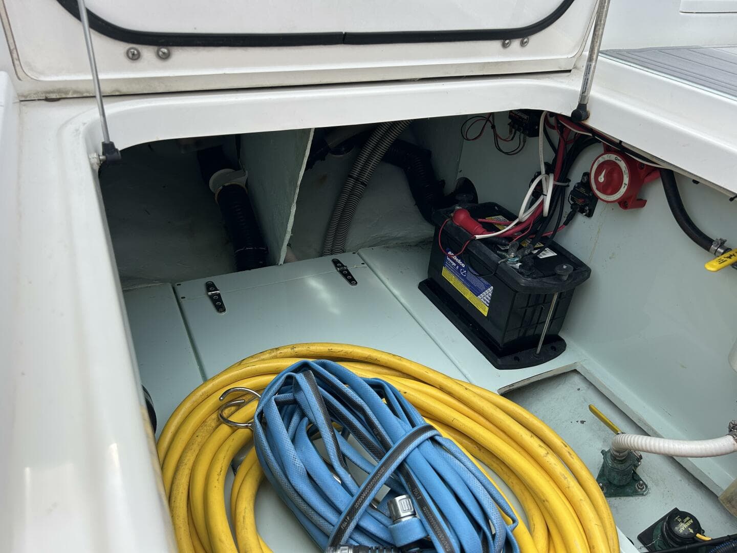 2008 Venture 39 Cuddy — photo 14