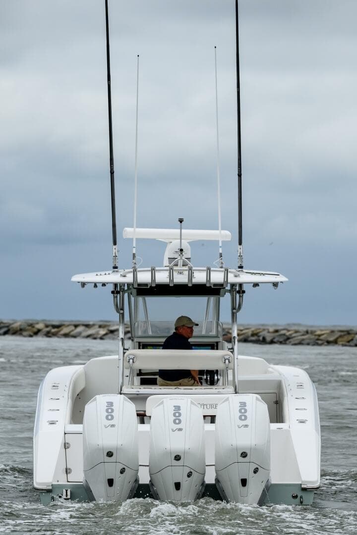 2008 Venture 39 Cuddy — photo 6