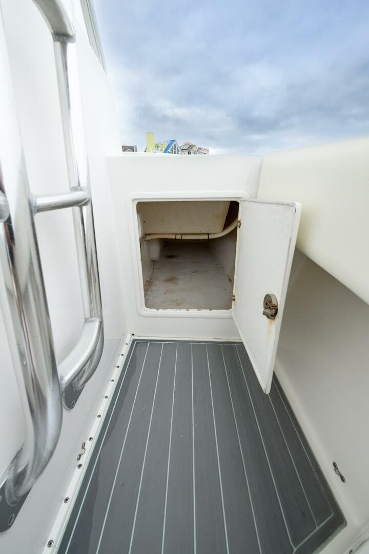 2008 Venture 39 Cuddy — photo 22