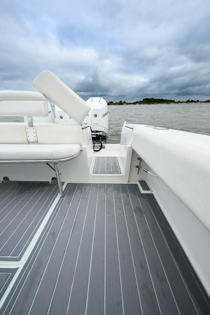 2008 Venture 39 Cuddy — photo 13