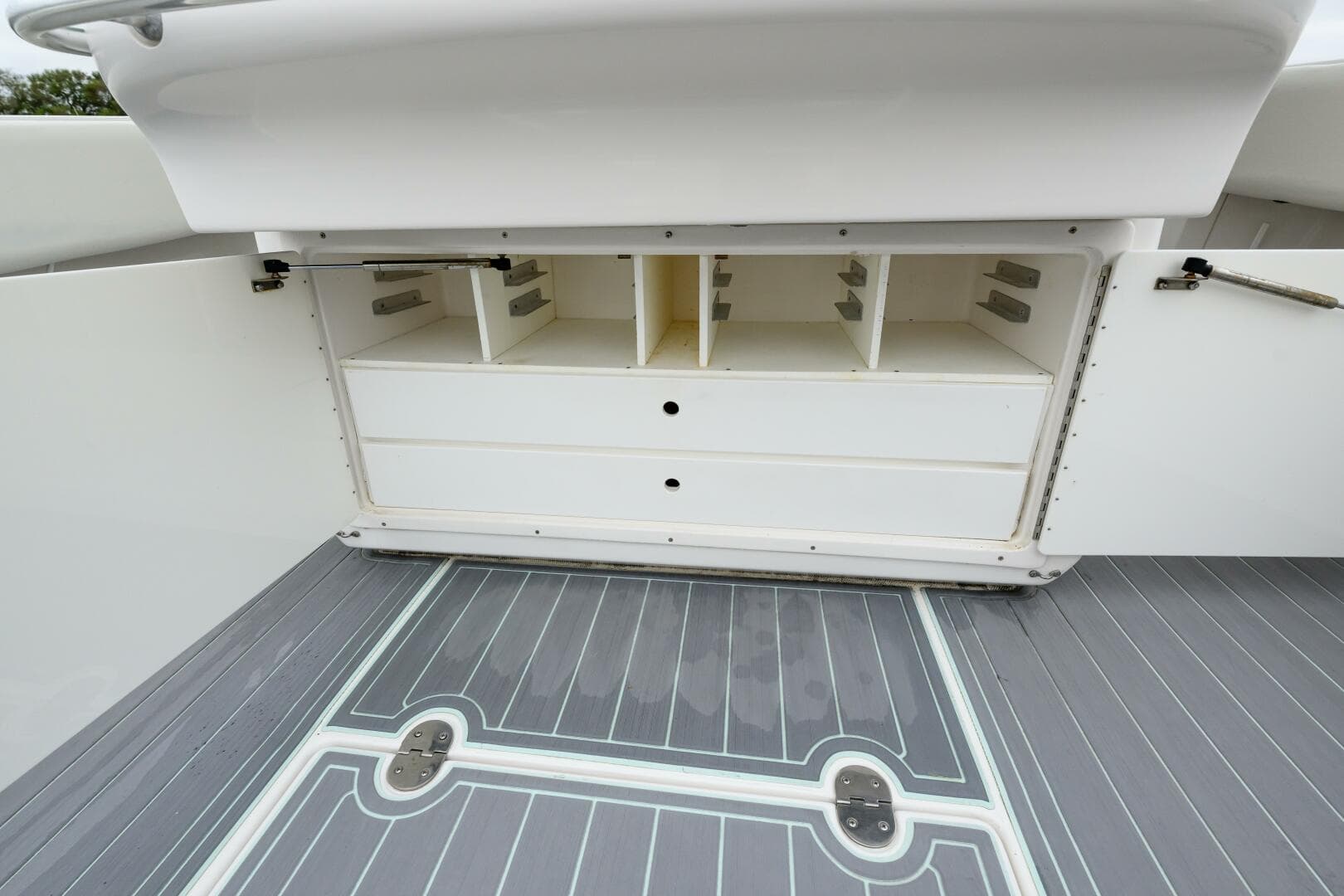 2008 Venture 39 Cuddy — photo 19