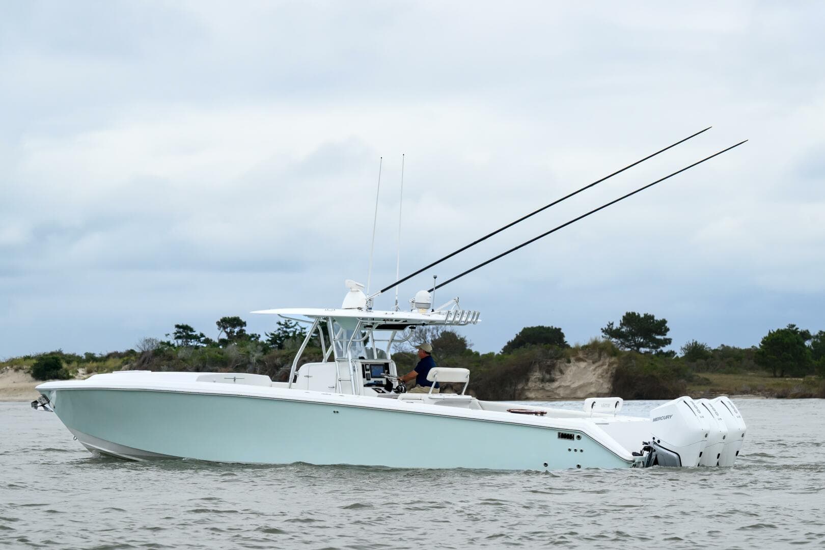 2008 Venture 39 Cuddy — photo 2