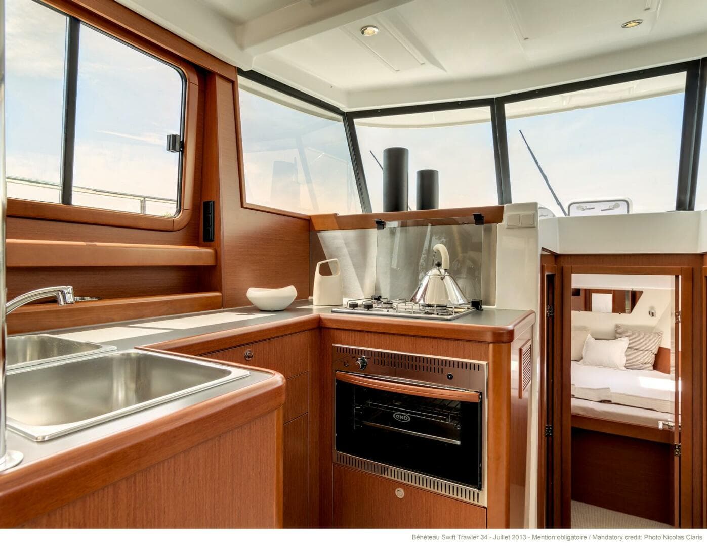 2016 Beneteau Swift Trawler 34 — photo 14