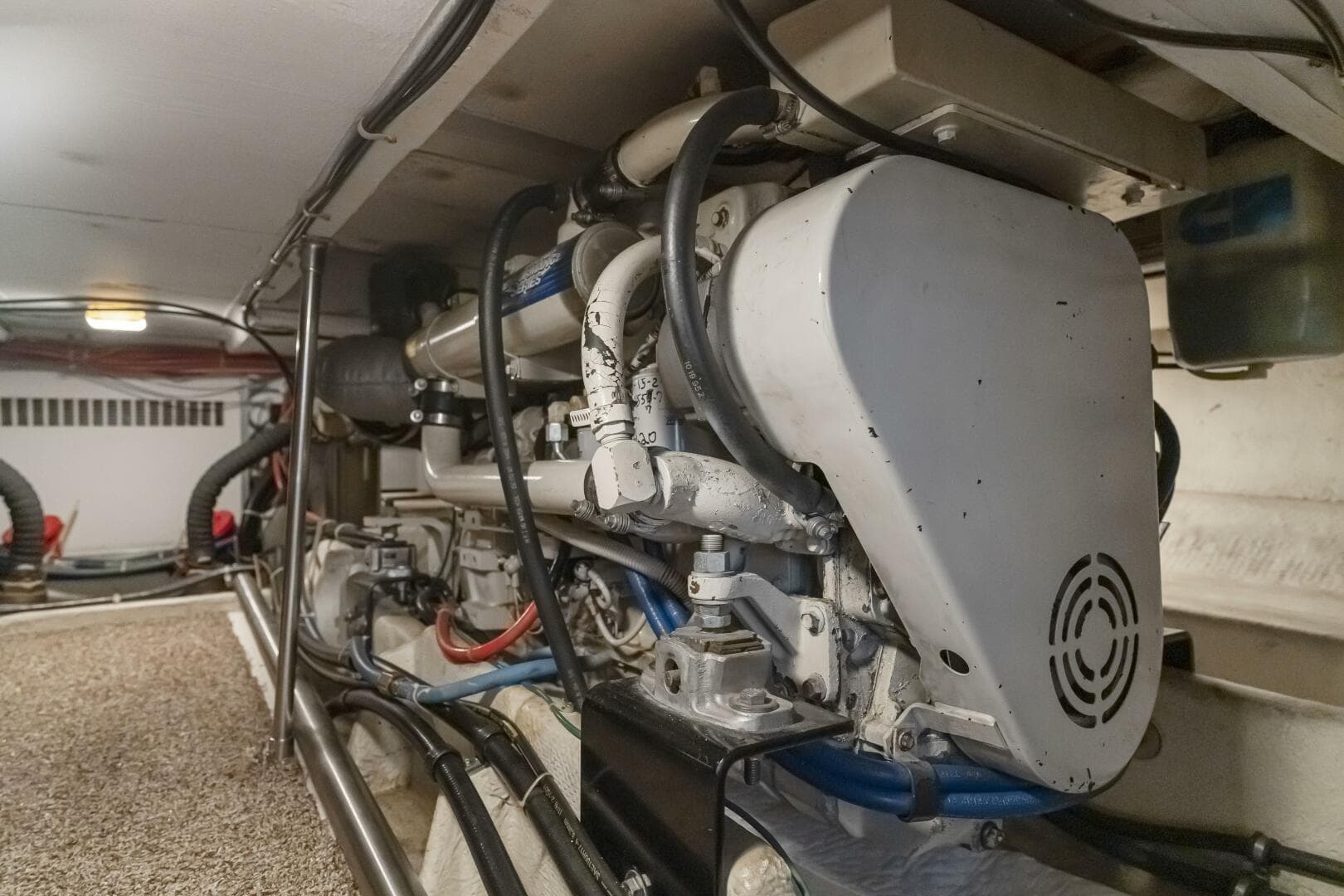 1997 Bayliner 4788 — photo 6