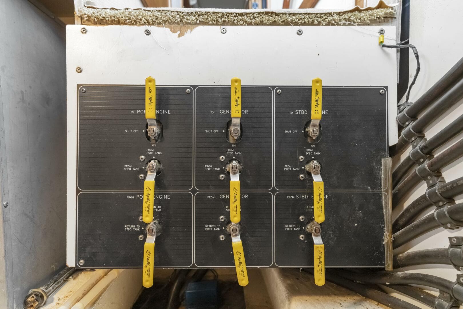 1997 Bayliner 4788 — photo 10