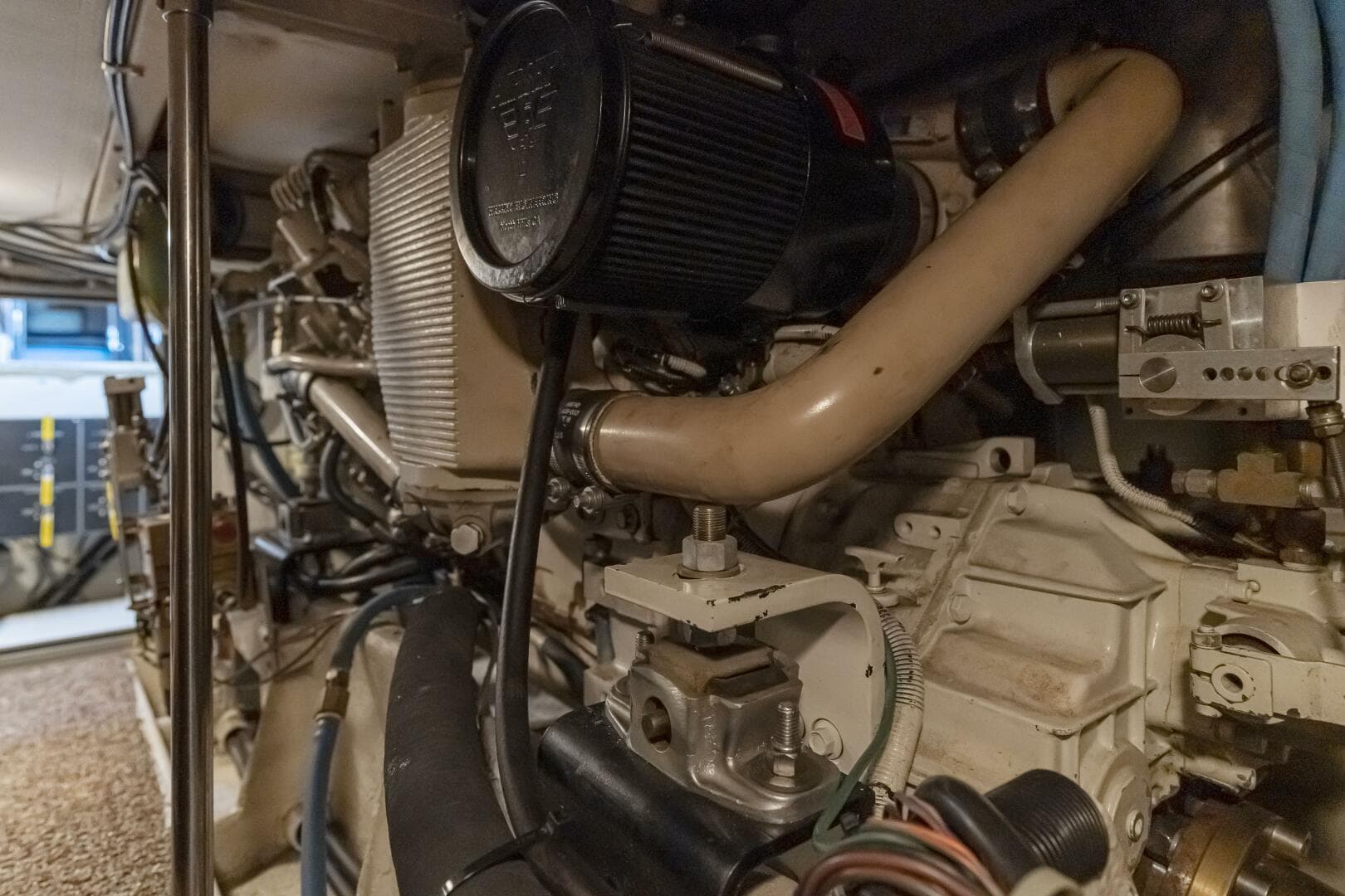 1997 Bayliner 4788 — photo 9