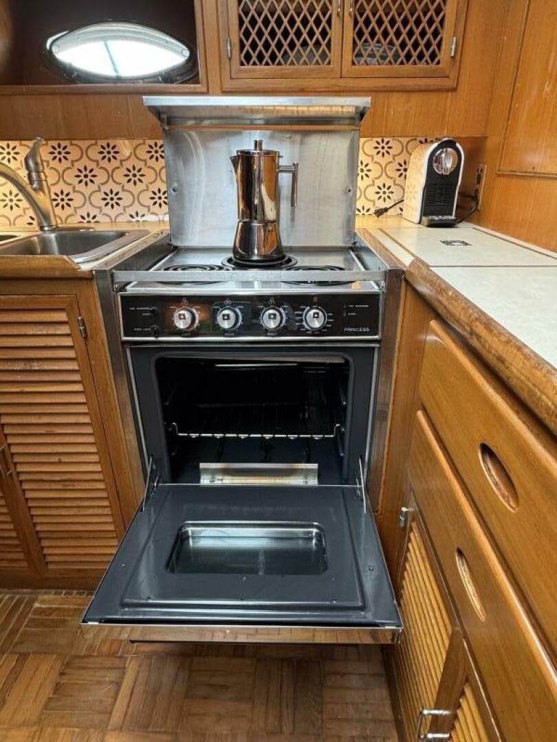 1990 Marine Trader Tradewinds — photo 32