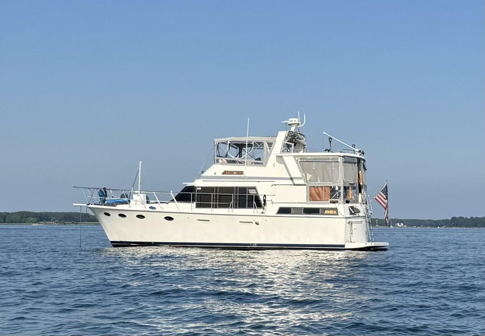 1990 Marine Trader Tradewinds — photo 1