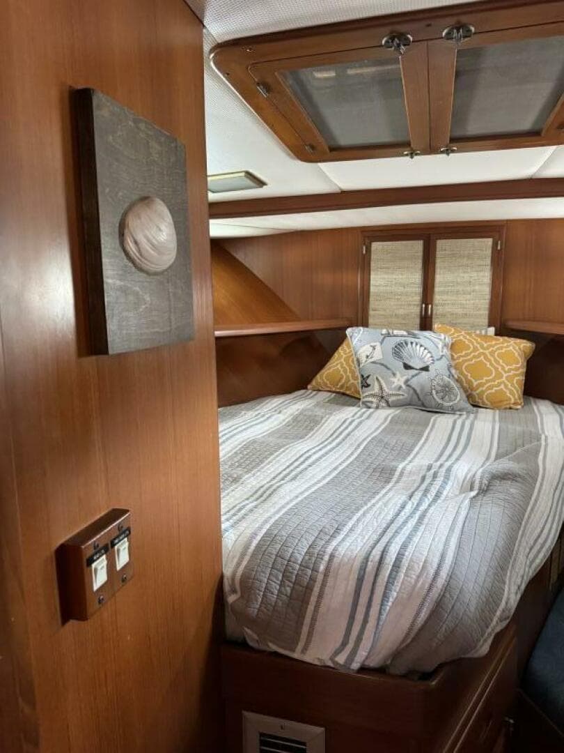 1990 Marine Trader Tradewinds — photo 39