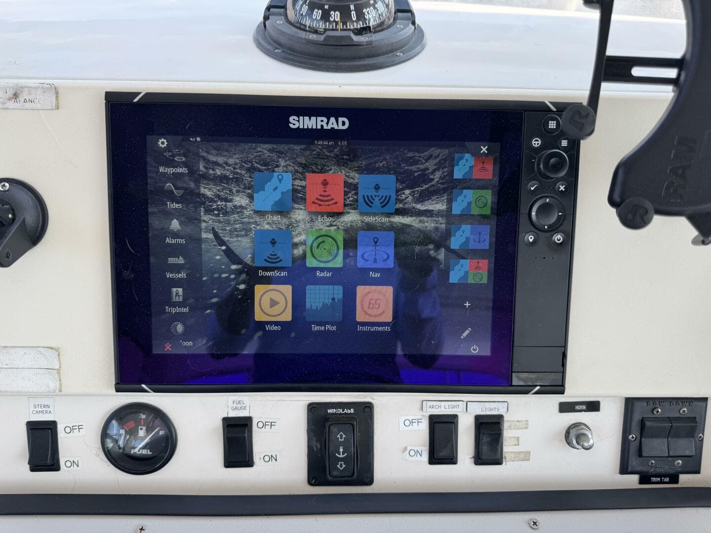 1990 Marine Trader Tradewinds — photo 17