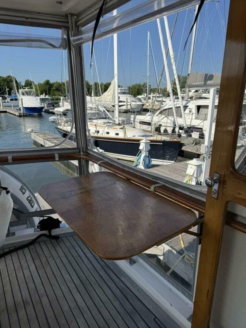 1990 Marine Trader Tradewinds — photo 12