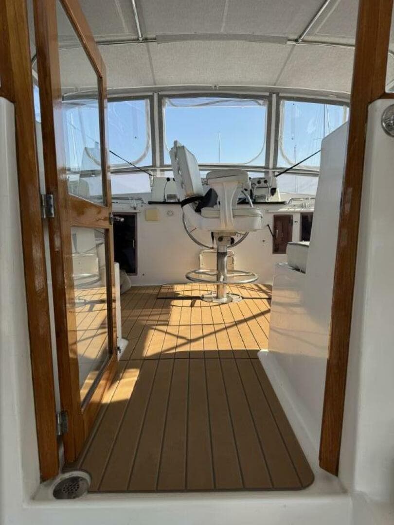 1990 Marine Trader Tradewinds — photo 14