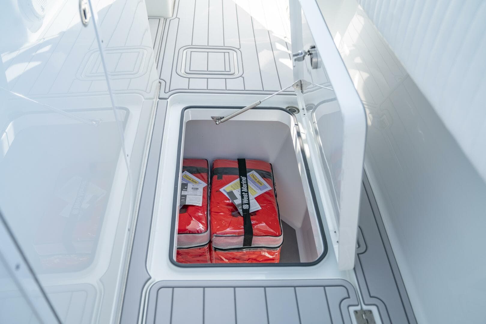 2017 Freeman 42 Lr — photo 36