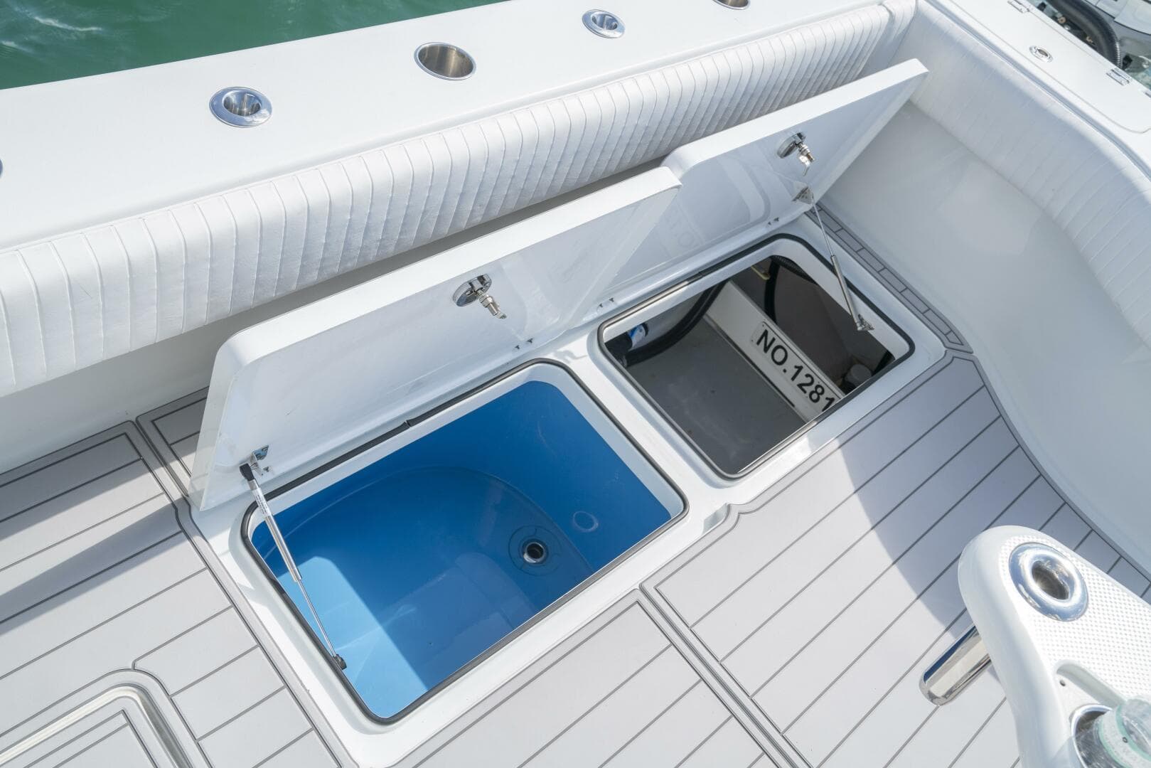 2017 Freeman 42 Lr — photo 32