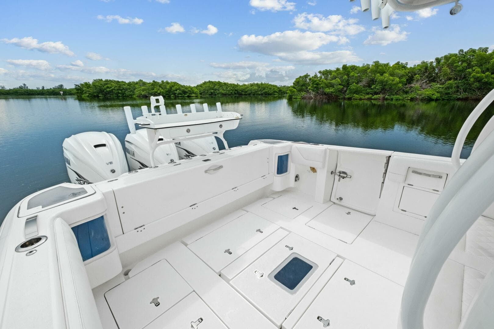 2020 Intrepid 407 Nomad SE — photo 18