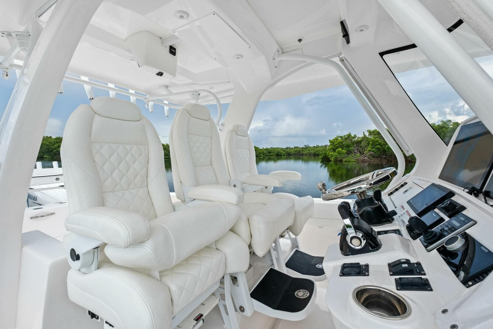 2020 Intrepid 407 Nomad SE — photo 7